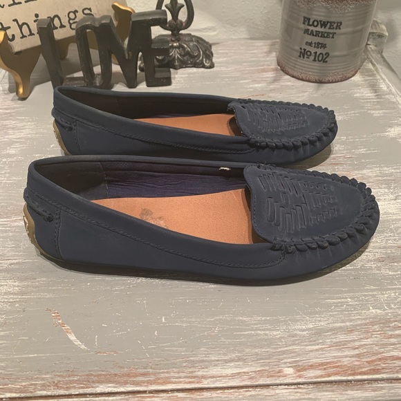 Lucky brand ‘Aninah’ Navy blue tan slip on moccasins flats 7M - Picture 2 of 6